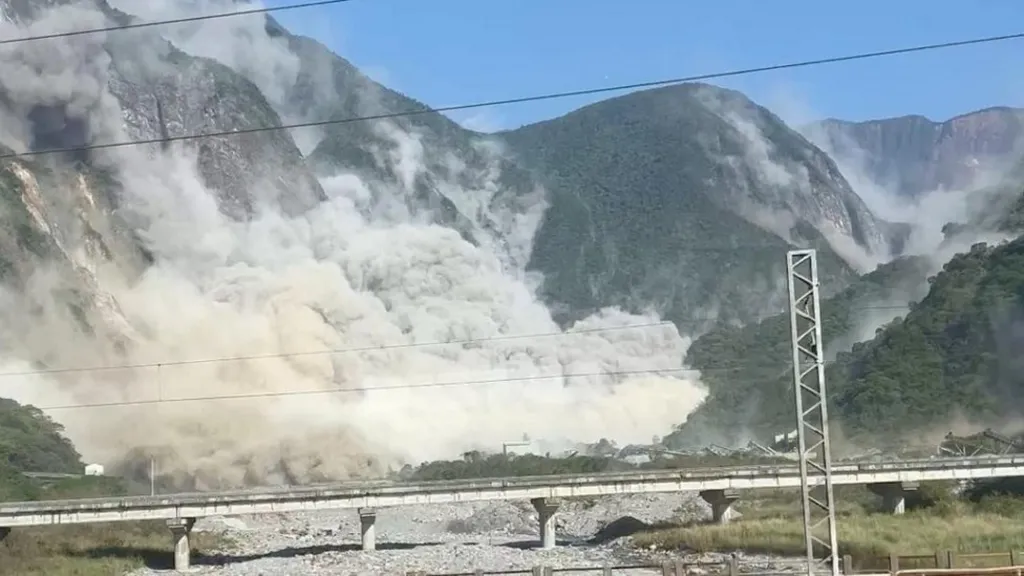 In the extremely hilly interior of Taiwan, the earthquake has caused landslides.
