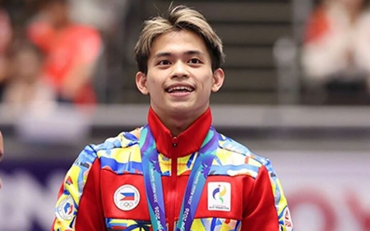 Carlos Yulo Advances to Finals at World Gymnastics Championships